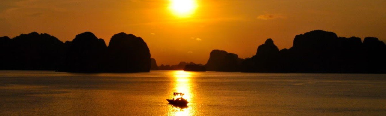 Halong Bay - a Wonder of the World that you will visit in Vietnam Classic Tour Packages