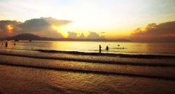 Vung Ro beach when the sun is rising
