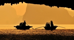 Admire a marvelous Halong Bay in the sunset in Vietnam itinerary 10 days