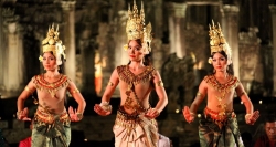 Apsara dance performance that you can enjoy in the meal