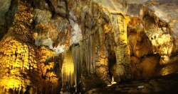 Explore Thien Duong Cave (Paradise Cave)