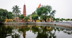 Come over one of the oldest pagoda - Tran Quoc