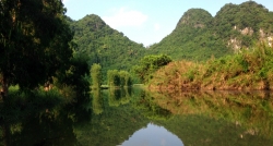 Blow your mind in the boat excursion from Trang An