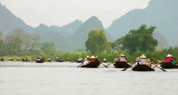 Before visiting the main temples and pagodas, you will be joined in a boat into Yen River