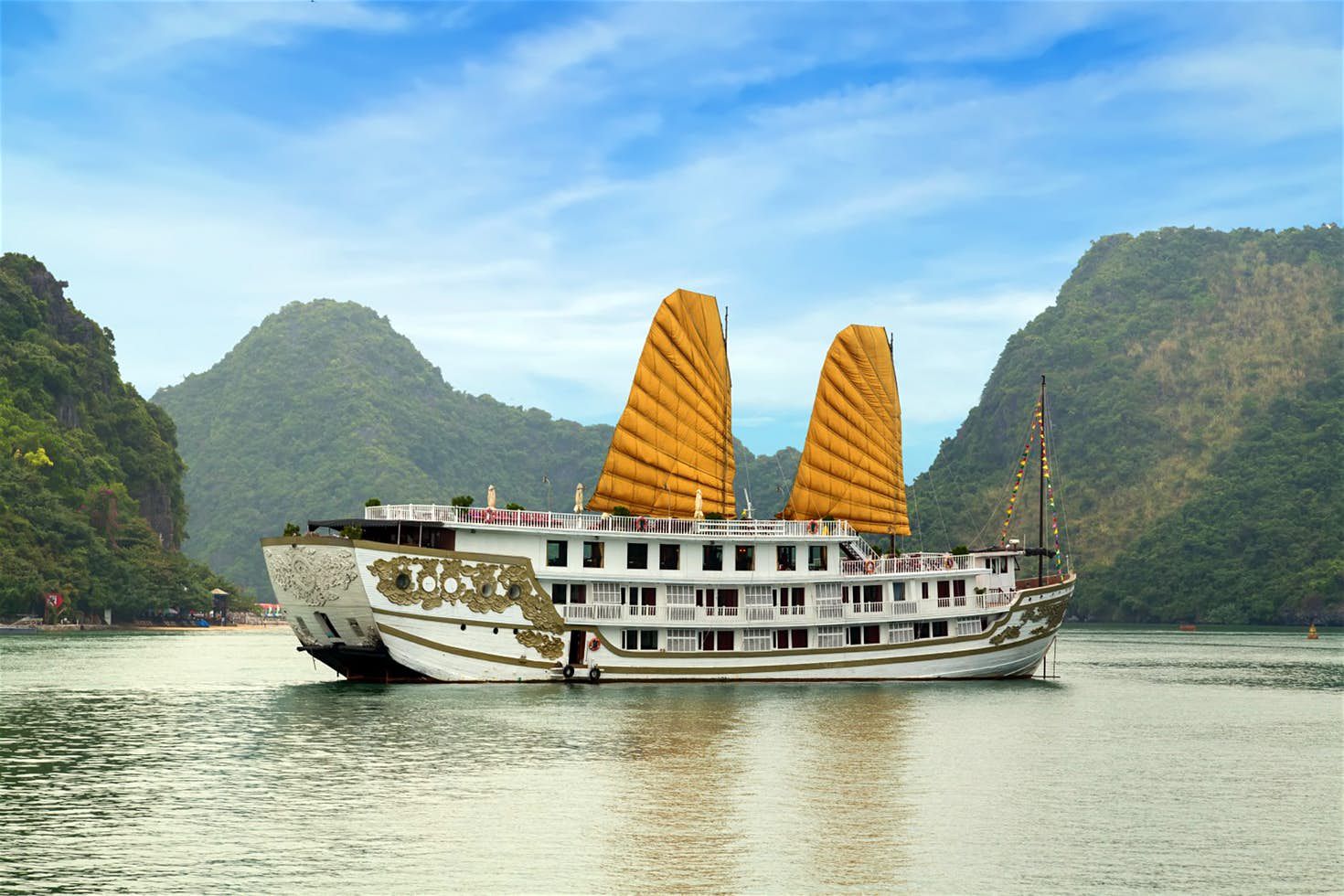 If you want to explore Halong by non-touristy routes, let's embark to cruises.