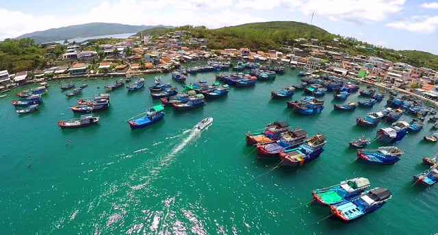 Being a city of beaches, Nha Trang always contains thousand boats on its sea