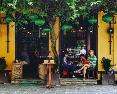 Tourist stop at a local coffee in Hoi An Town