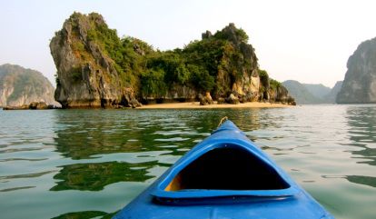 Kayaking on Lan Ha Bay is a great activity for your Vietnam family holidays