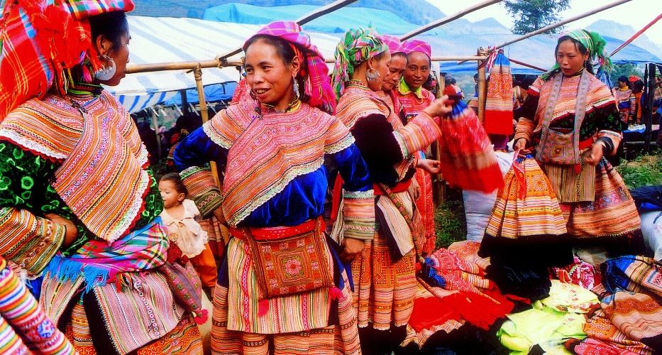 Take part in the most colorful and busy ethnic kermis of Bac Ha