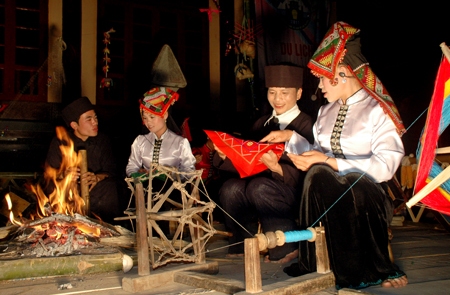 Exchange the culture with Thai people in their homeland of Muong Lo.