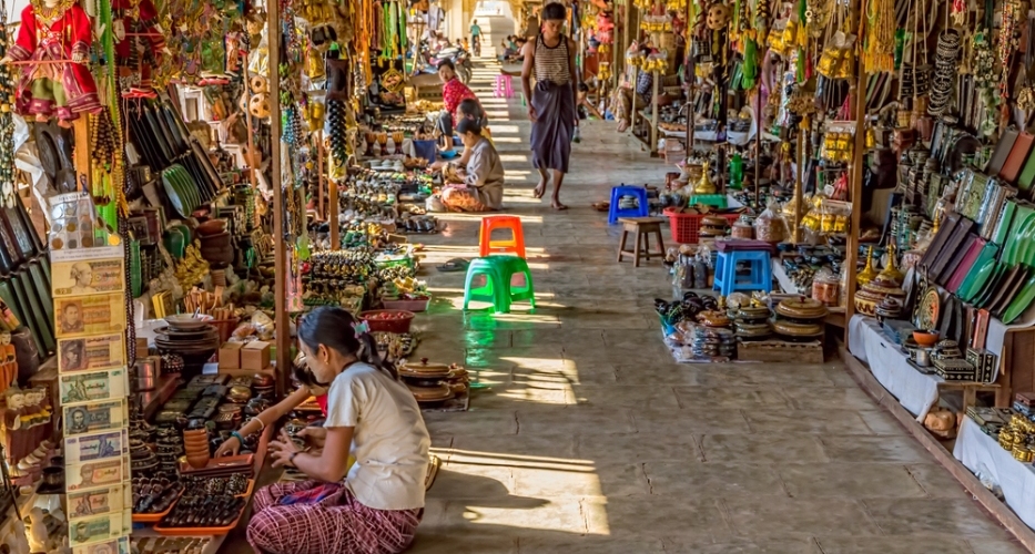Scott Market is the world of Burmese souvenirs