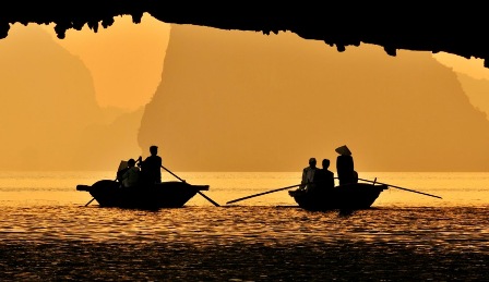 Halong Bay becomes incrediblely breathtaking in the sunset