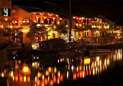 Be careful when losing your back way in the fairy beauty of Hoi An Town.