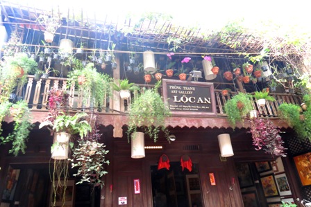 You will be impressed by the ancient architectures in Hoian's Small Town