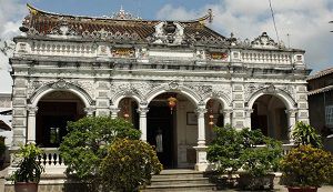 Huynh Thuy Le Ancient House where the love story of the owner and the author of 