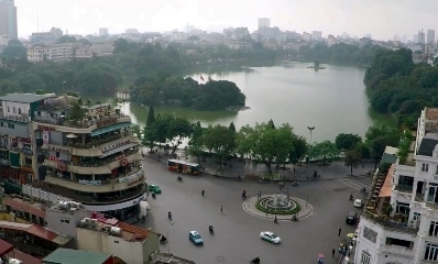 Overview of Hoan Kiem Lake and the original traffic of Hanoi