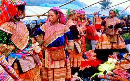 You will be amazing by the original of Bac Ha market.