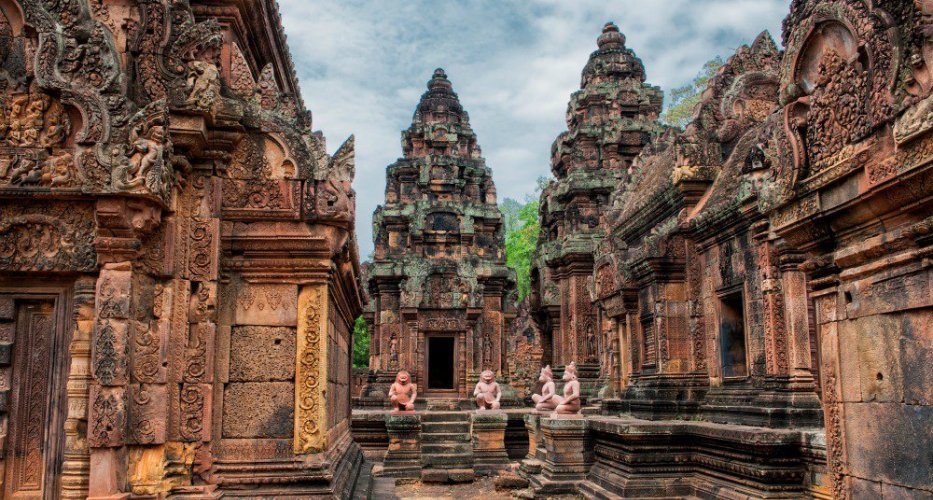 Banteay Srei - the place of warrior women in Angkor National Park