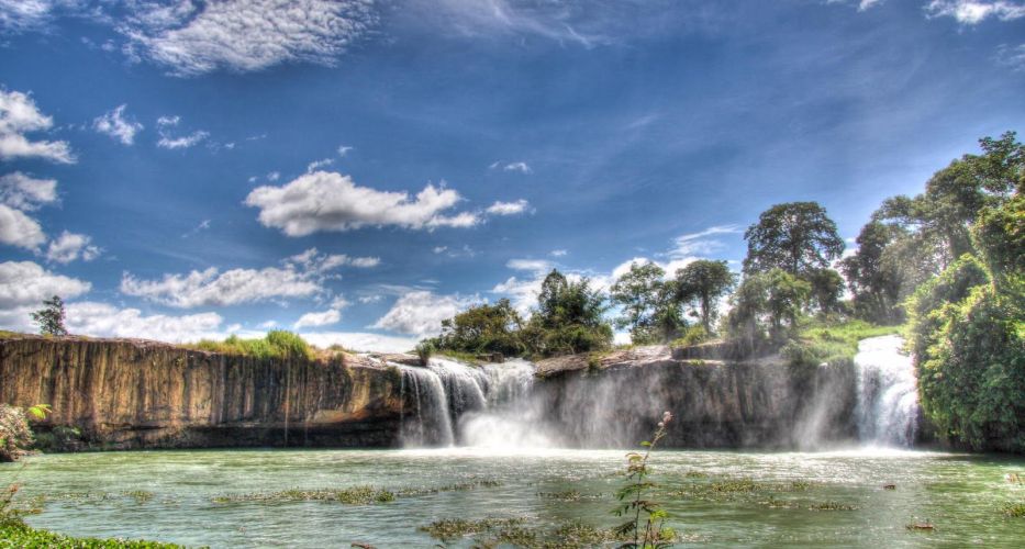 Dray Sap waterfalls is a breathtaking scene in Buon Ma Thuot