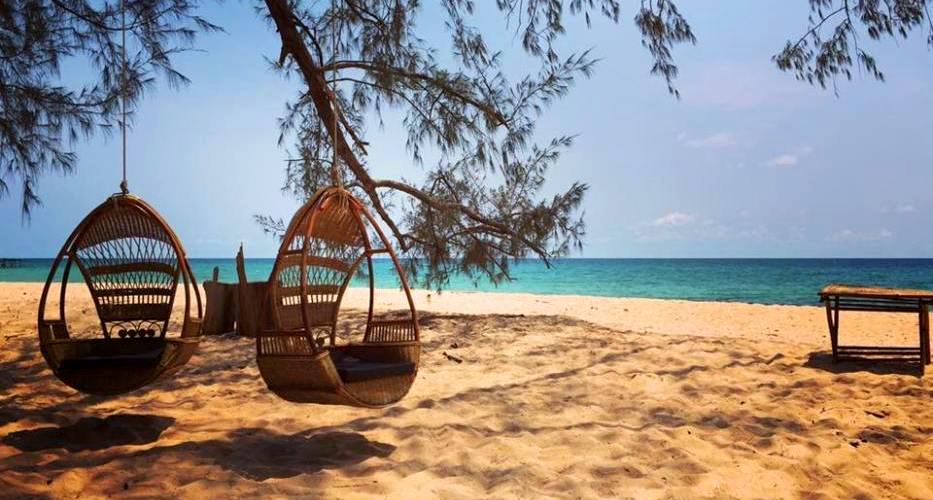 Koh Rong Samloem - a paradise beach near to Sihanoukville for your romantic Cambodia tour.
