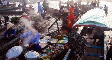 Hot breakfast in Cai Rang floating market or your trips to Vietnam