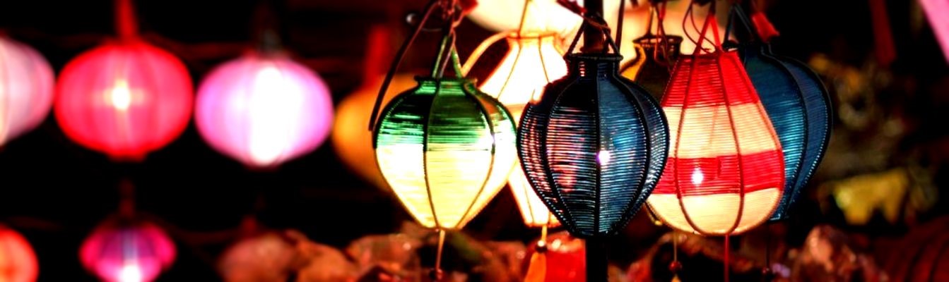 the colorful lanterns is the specific of Hoian.