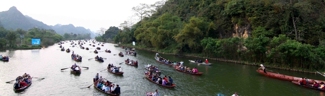 When you go to Perfume Pagoda, you will be seated on boat to stream along the Yen River