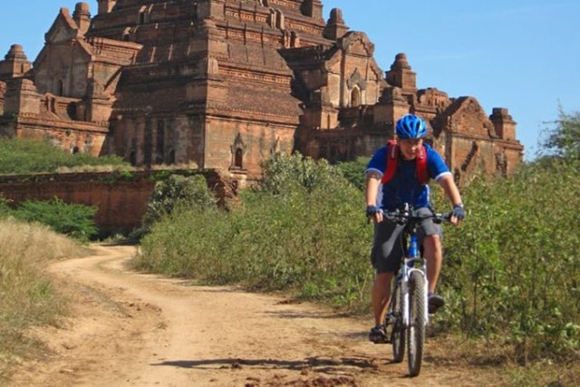 Explore the exotic city of Mandalay by your own way in a bicycle.