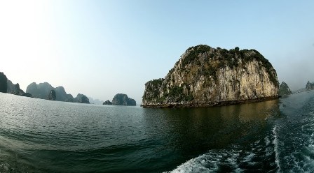 Now a day, there are a lot of cruise program to Bai Tu Long Bay are exploited