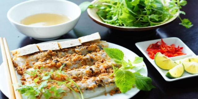 Bánh Cuốn (Roll Cake) is a traditional dish