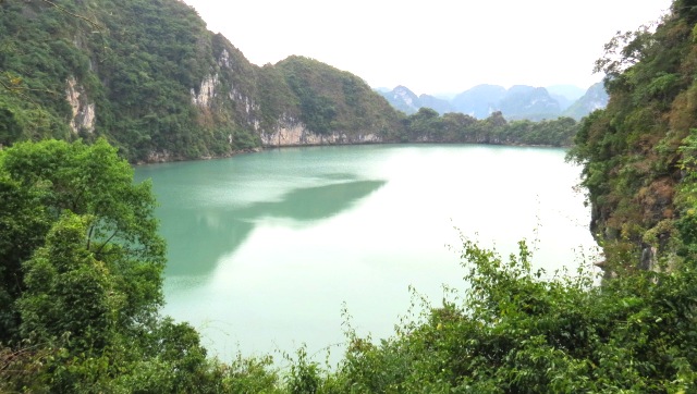 Maze Cave is a very famous destinations in the area of Lan Ha Bay