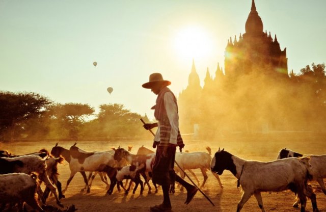 Experience the peacefulness in the ancient Bagan