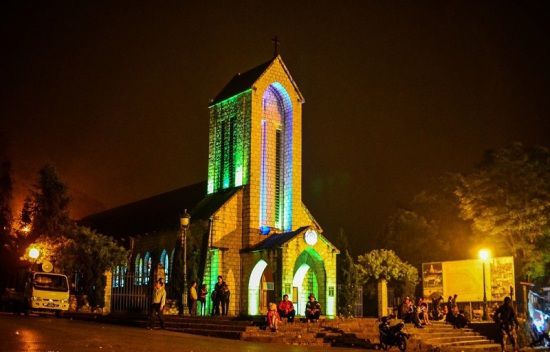 Sapa-Stone-Church-in-the-evening