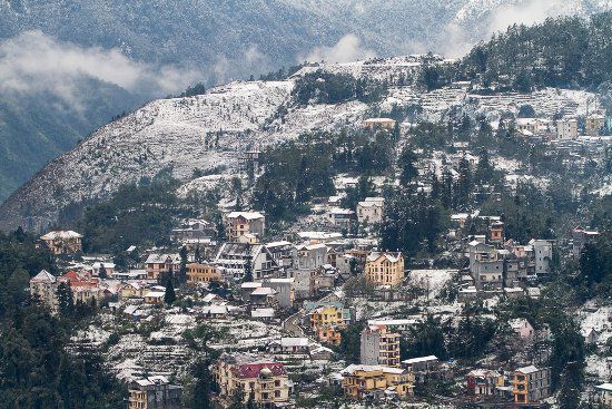 Snow-falling-in-winter-in-Sapa