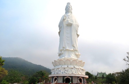 Bodhisattva Statue in Linh Ung Pagoda