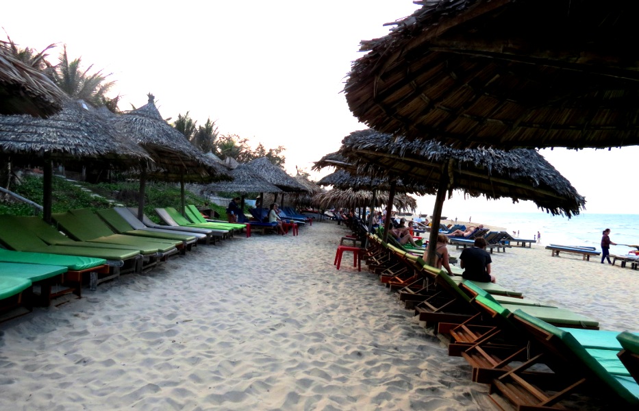 An Bang beach with only several small restaurant to serve beach-chair, seafood, and drink