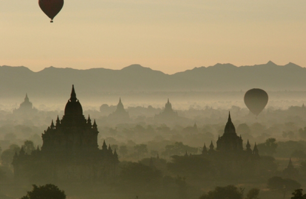 Fly over Bagan by a balloon