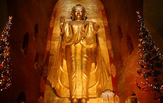 The standing Buddha statue inside Ananda