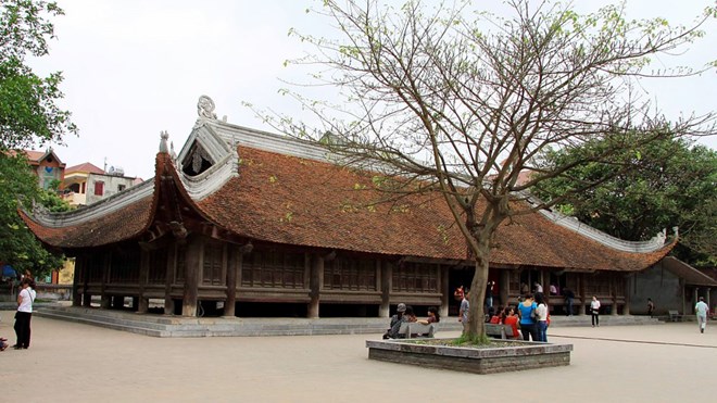 The village hall in Dinh Bang village (Bac Ninh Province) is one of rare traditional stilt houses existing up to now