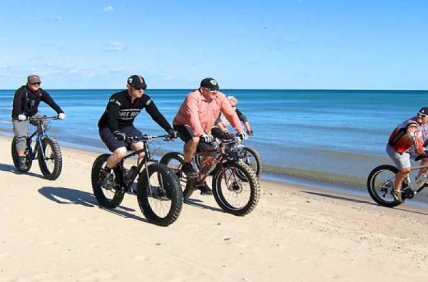 Let's imagine that you are biking on the long beaches of Vung Tau.