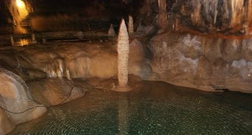 The unique stalactite makes Thien Duong Cave more interesting