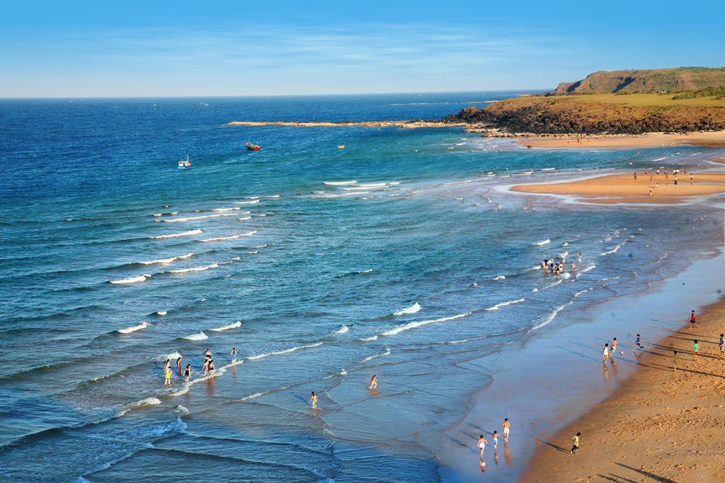 a pink beach in Ganh Xep