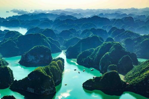 Halong Bay (Vietnam) is wonderful with more than 1000 islands