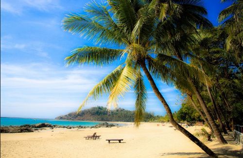 Let's choose An Bang beach for reading books, or sleeping seaside.