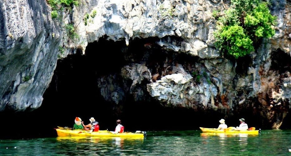a private cave in Lan Ha Bay that you can explore by going kayak DIY