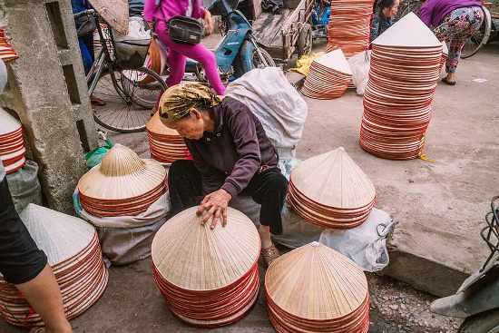 Chuong village's market