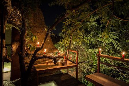 Your fairy romance with Hanoi Tree House at night.