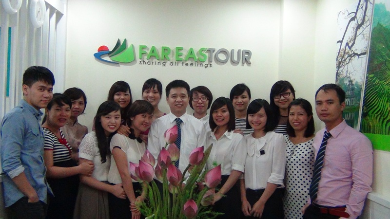 CEO Nguyen Thanh Cong with Far East Tour team.