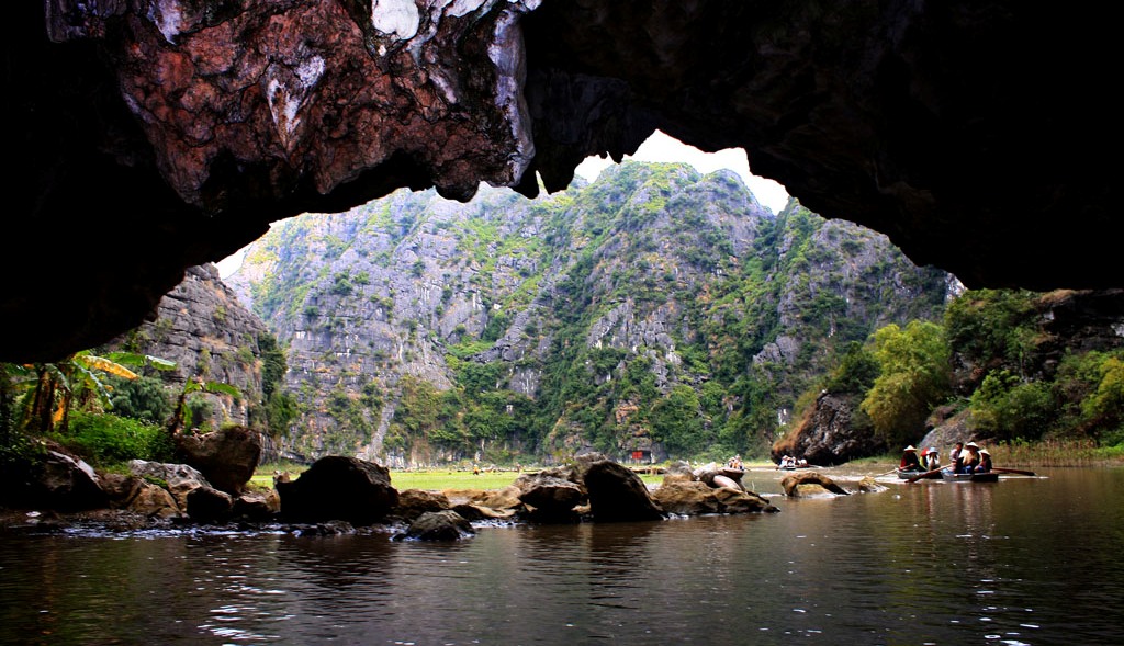 Ca Cave in The fame of Trang An is really mysterious