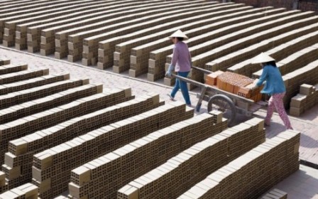 the daily working in Co Chien village to make the best brick.